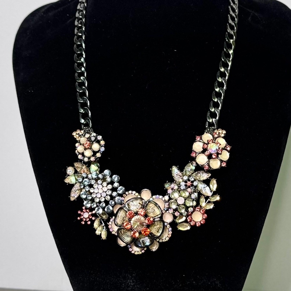 Joan Rivers statement necklace clusters of multi color floral rhinestones - Picture 7 of 8